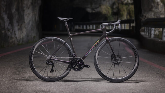 MY25_TCR_Advanced_SL_0_ColorA_Product_WebRes_01 (2) Giant TCR Advanced SL 0 (Foto: Giant)