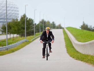 Perché la bicicletta elettrica è il futuro delle città nel 2025