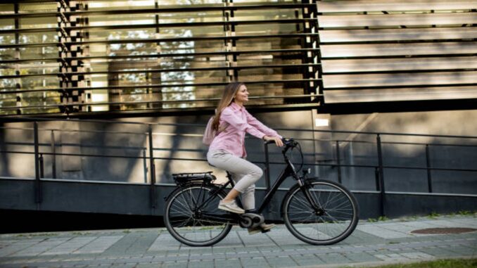 City e-Bike Donna: il nuovo trend urbano del ciclismo nel 2025