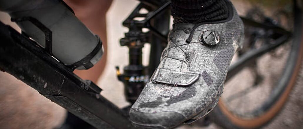 Calze tecniche per il ciclismo: protezione, comfort e performance per ogni pedalata