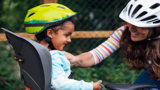 Guida ai seggiolini per bambini in bici: comfort e sicurezza per ogni età nel 2025