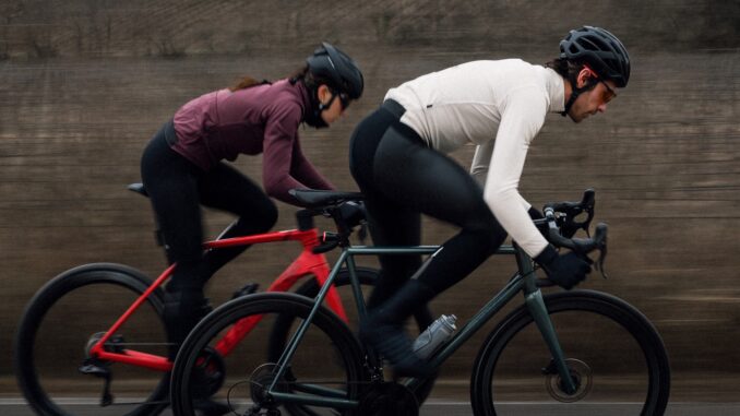 La scelta della divisa è un aspetto fondamentale: curare la vestizione è essenziale in ogni stagione, specialmente in inverno. Fonte: Santini