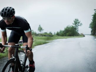 La Guida Completa agli Outfit e Accessori Per Pedalare al Top questa Stagione