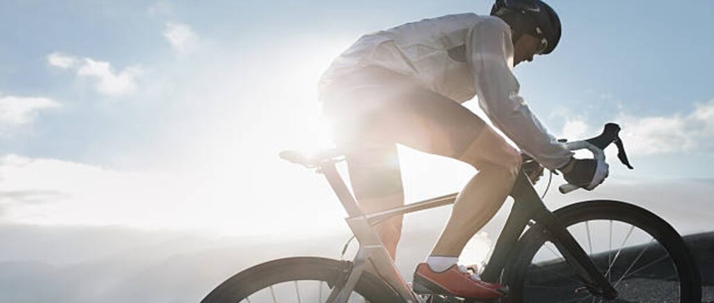 Guida ai capi essenziali per affrontare la stagione ciclistica con qualità e praticità