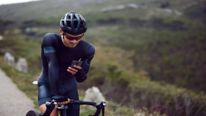 Ciclisti al top: le ultime innovazioni in abbigliamento tecnico e luci da corsa