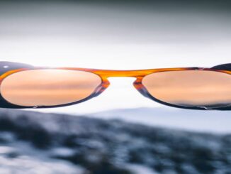 Sfrutta la tecnologia all-weather: occhiali da sole perfetti per ogni luce e terreno
