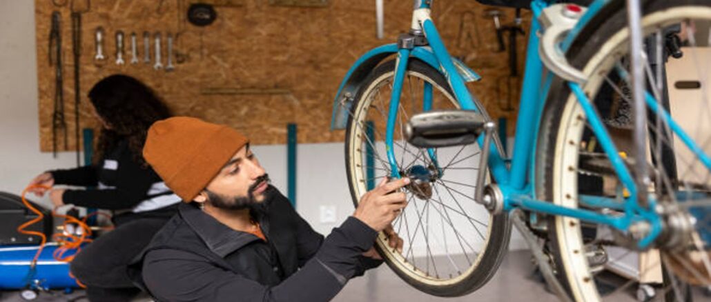 La guida definitiva alla riparazione e sicurezza in bicicletta nel 2025